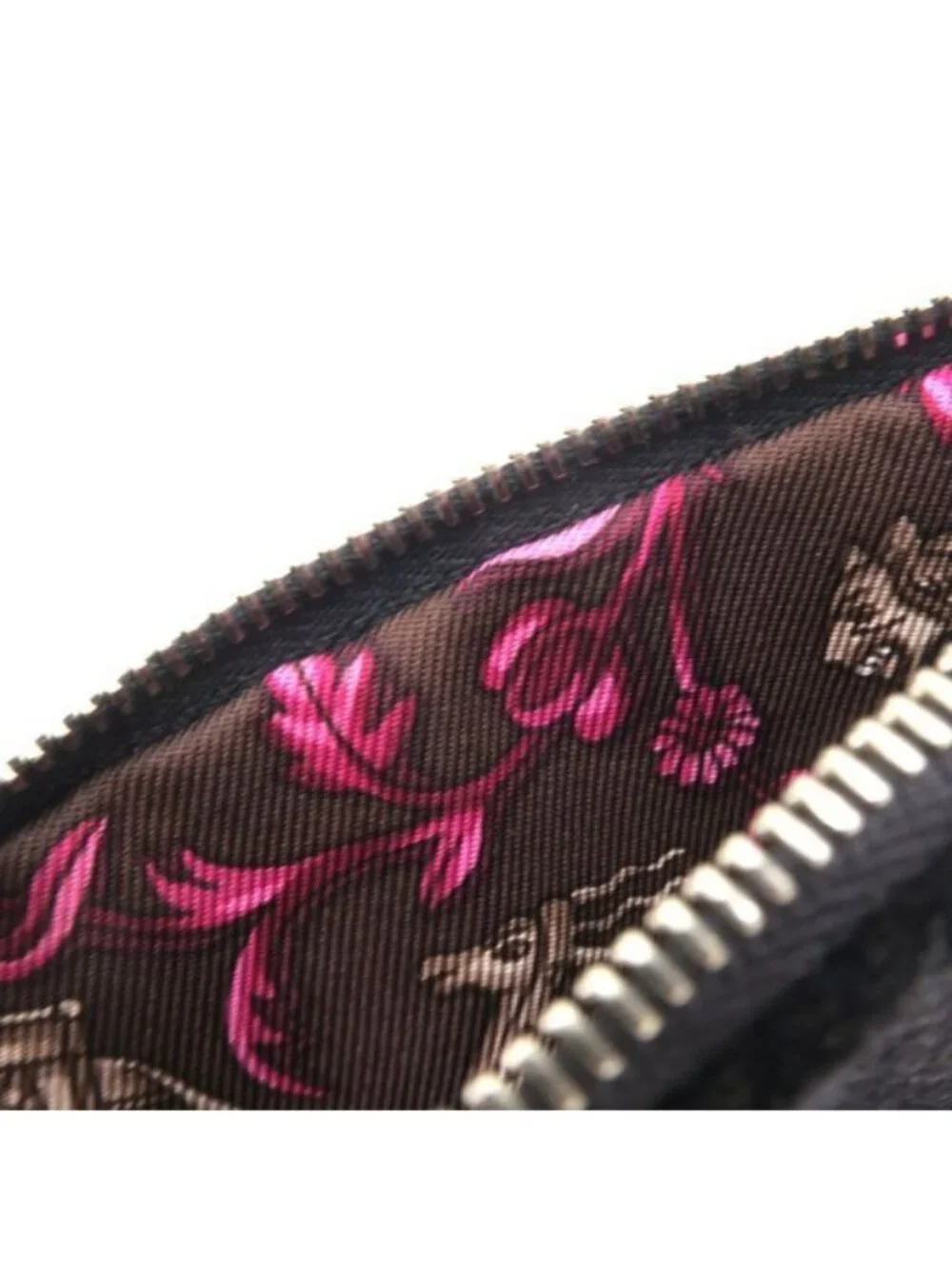 Hermes Silk in Pouch